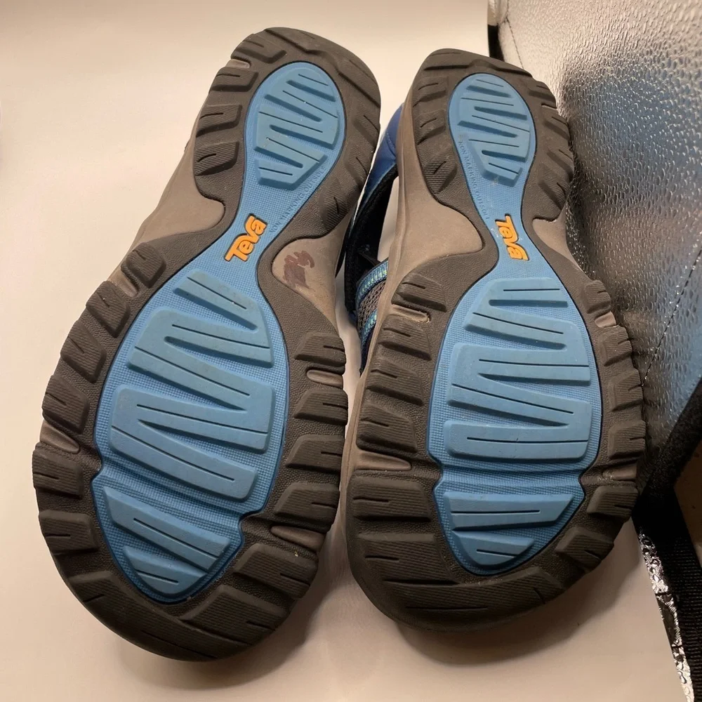 Teva Manatee Black and Blue Hiking water Sandals mens size 5